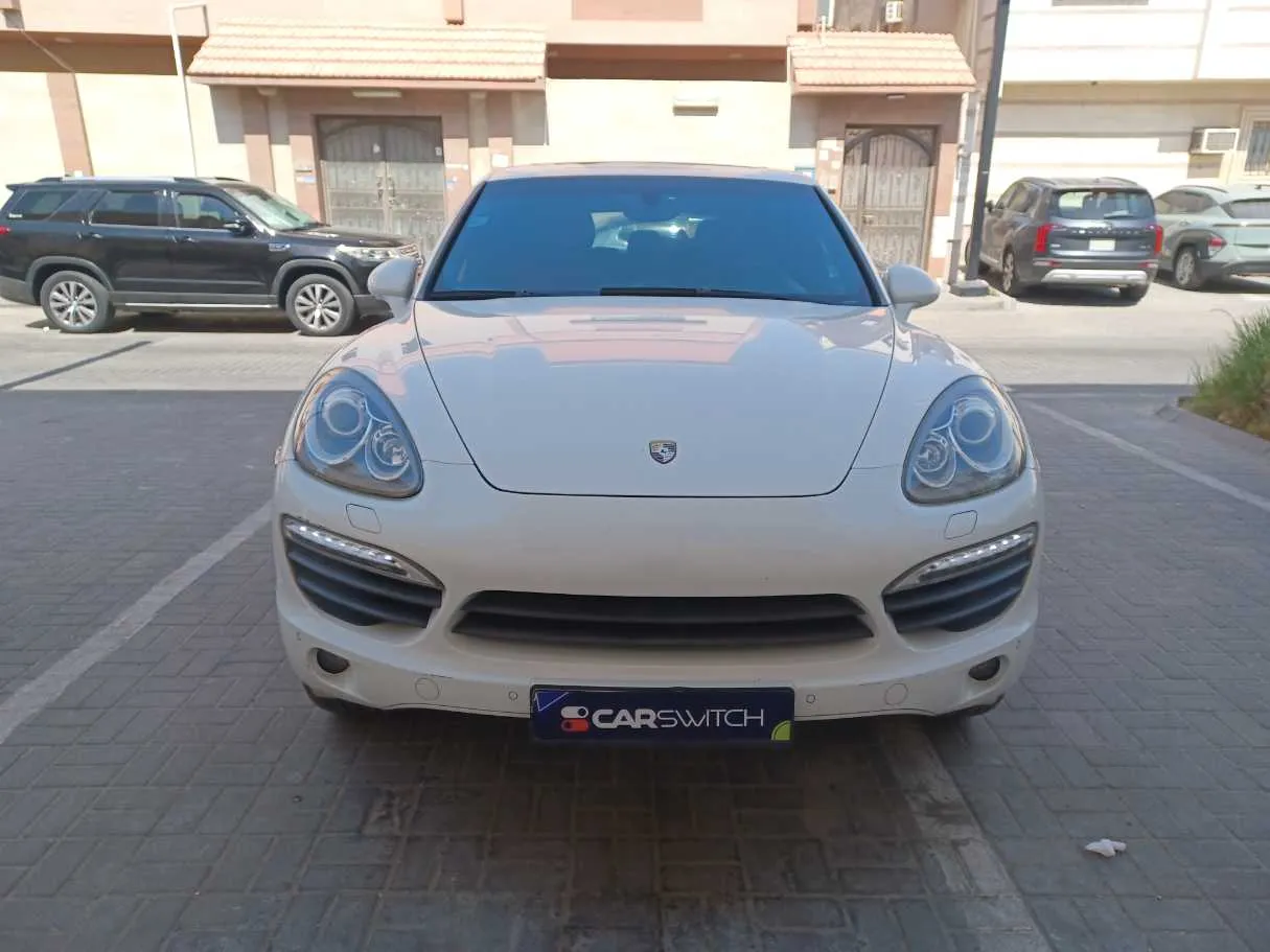 Car image 2