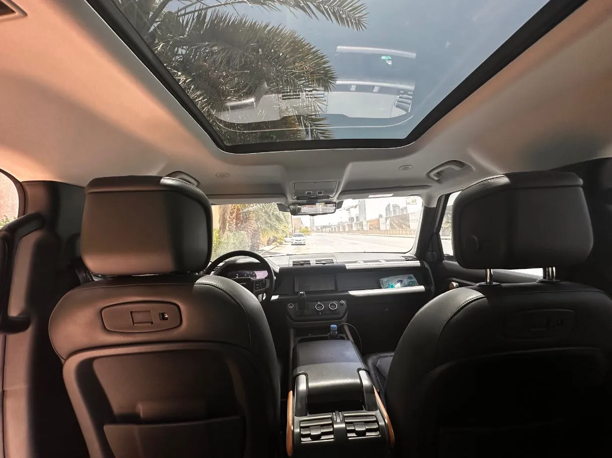 Car image 20