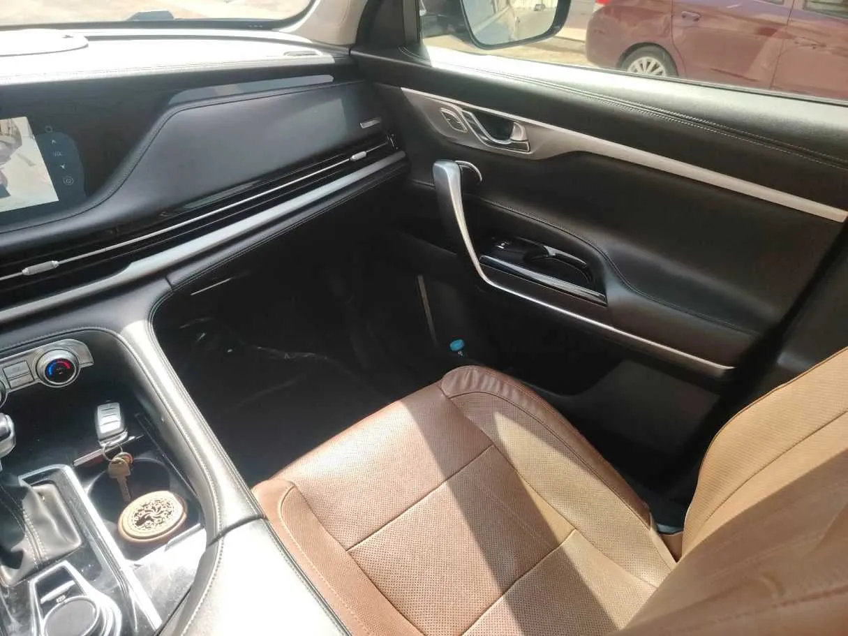 Car image 34