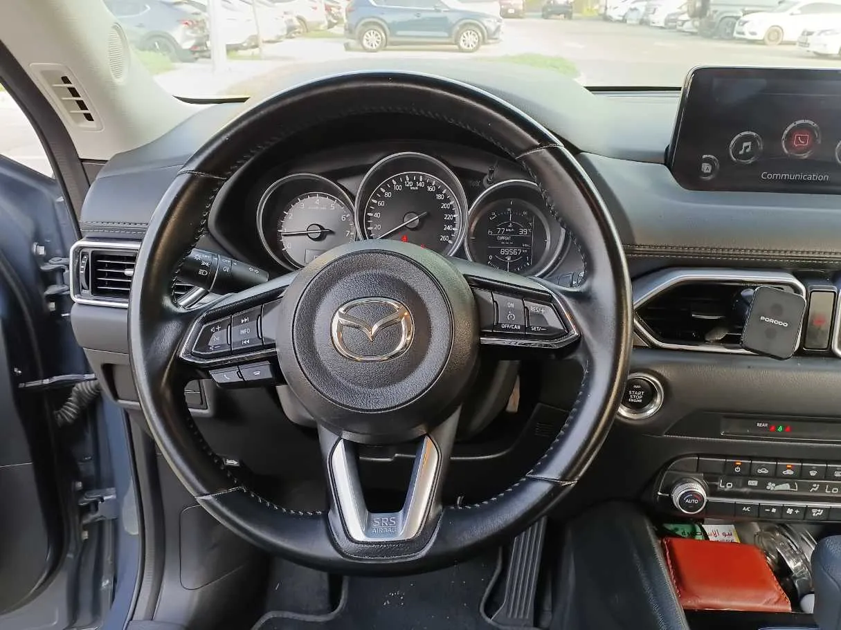 Car image 17