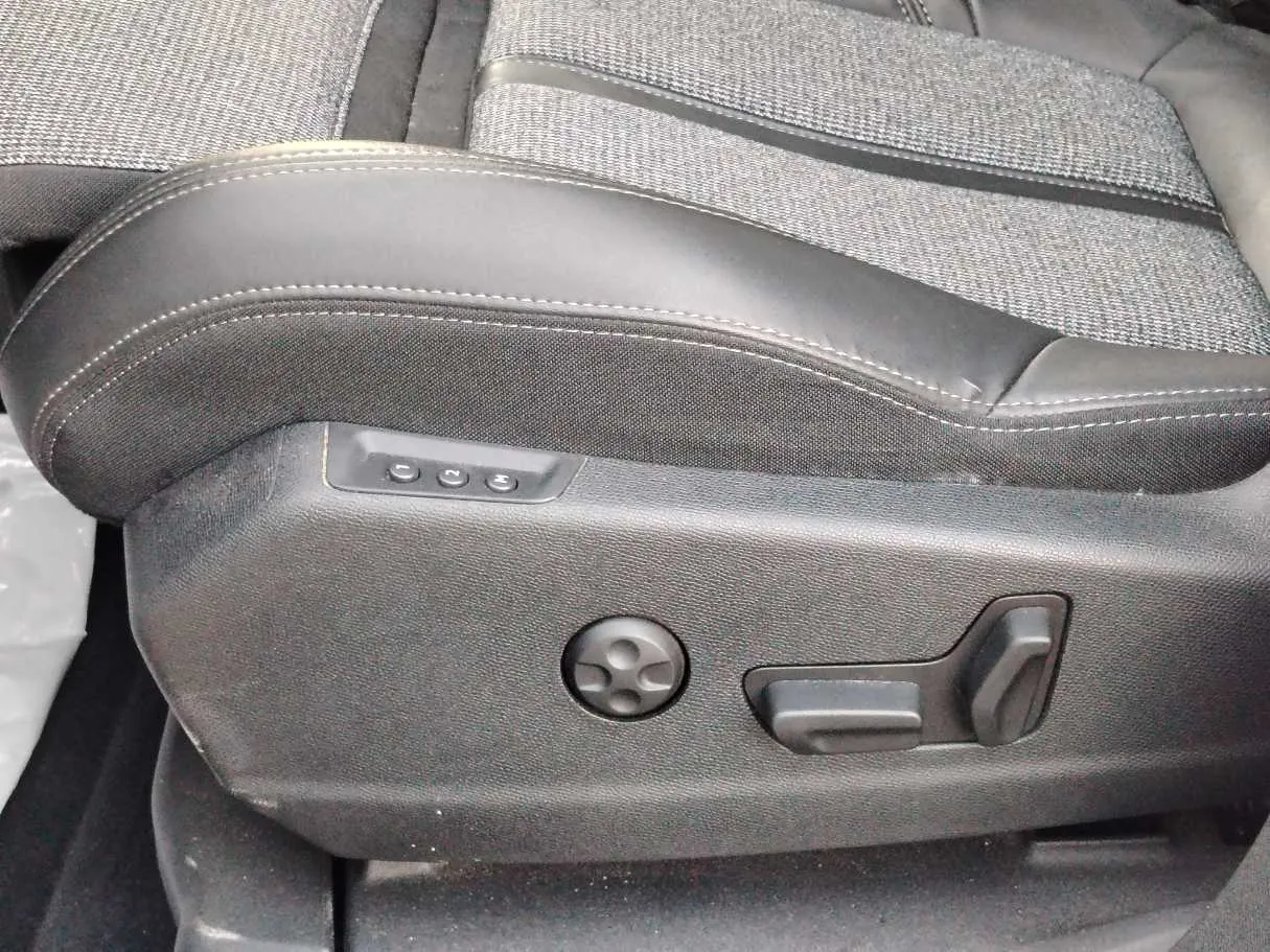 Car image 31