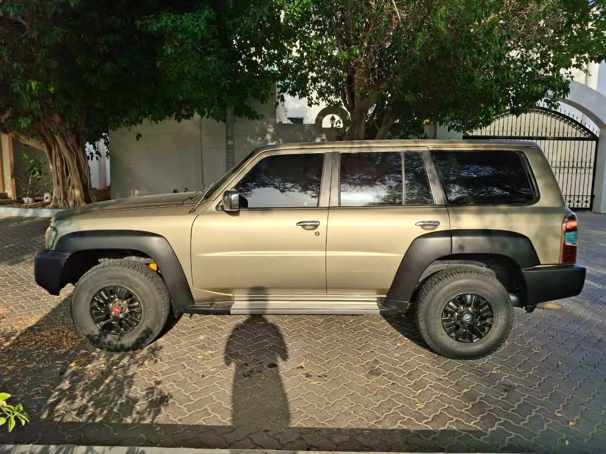Car image 8