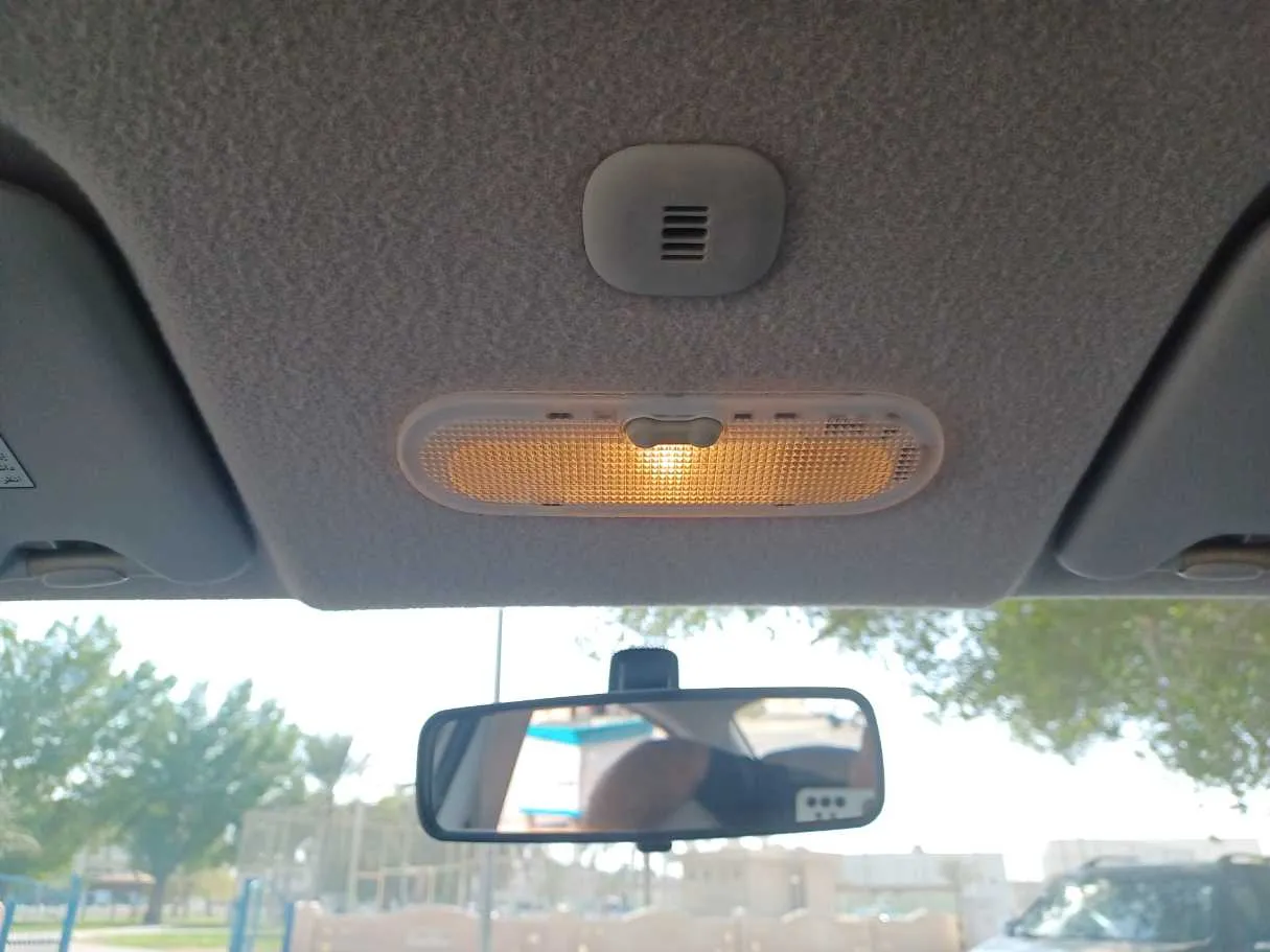 Car image 20