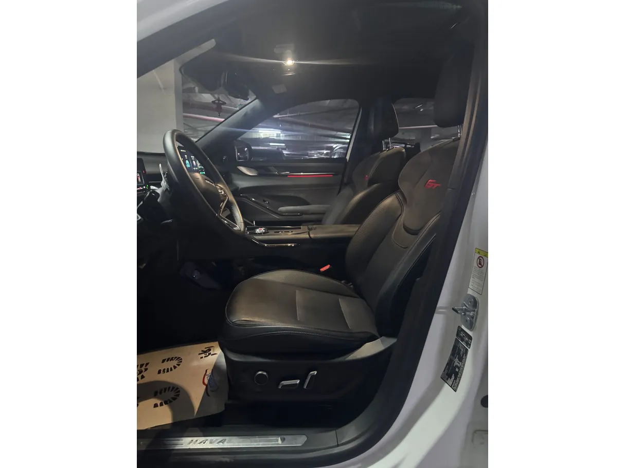 Car image 11