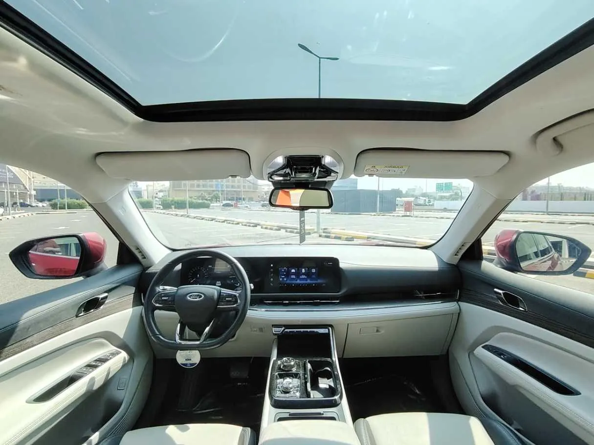 Car image 17