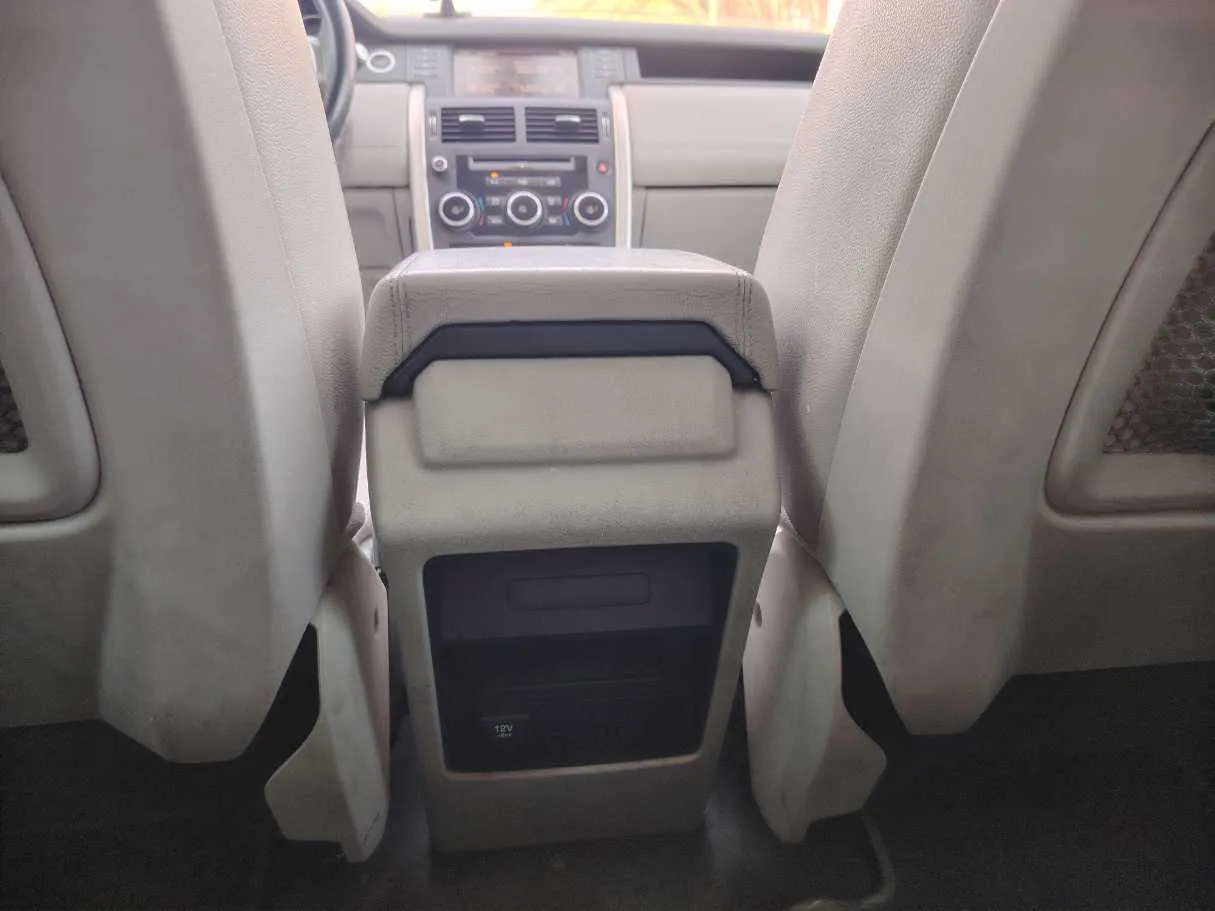 Car image 25