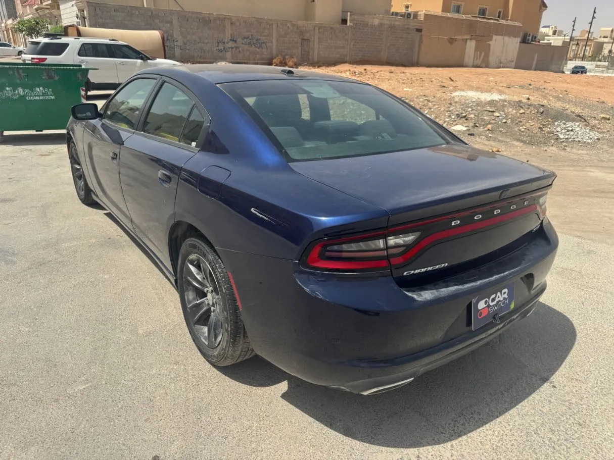 Car image 7