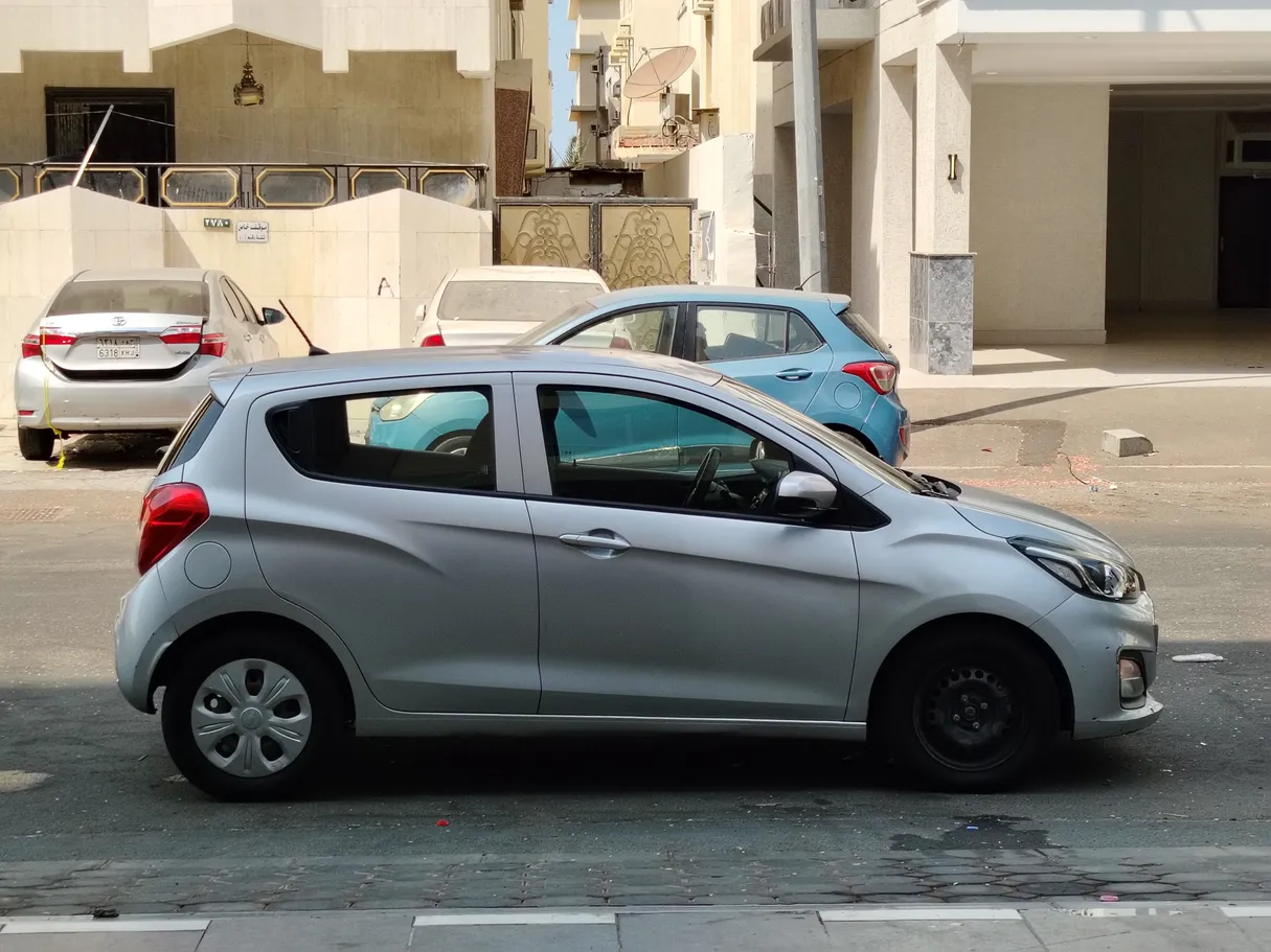 Car image 4