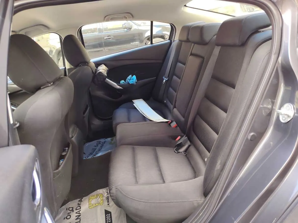 Car image 16