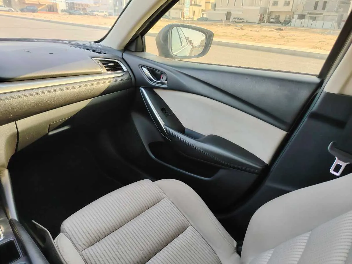 Car image 37