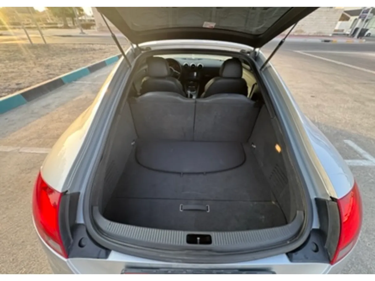 Car image 10