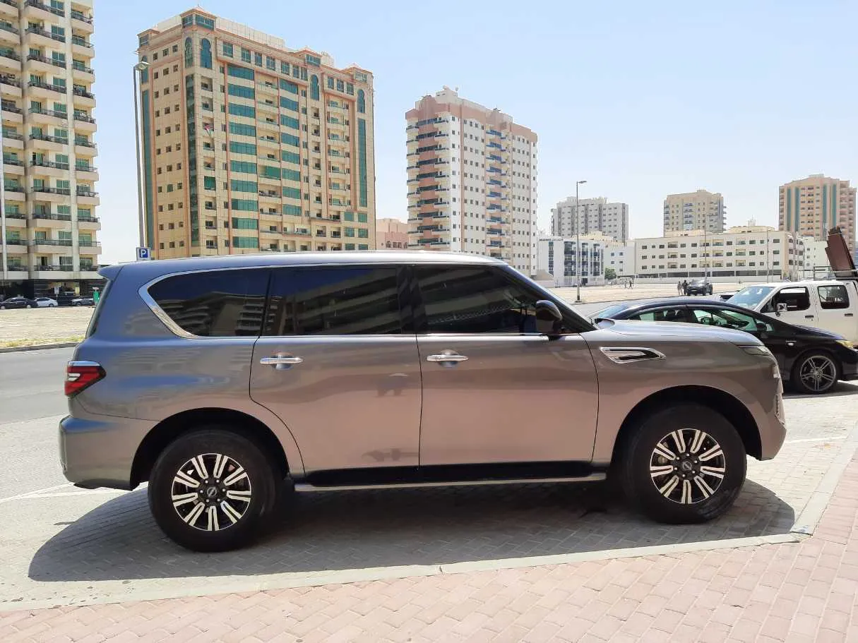 Car image 8
