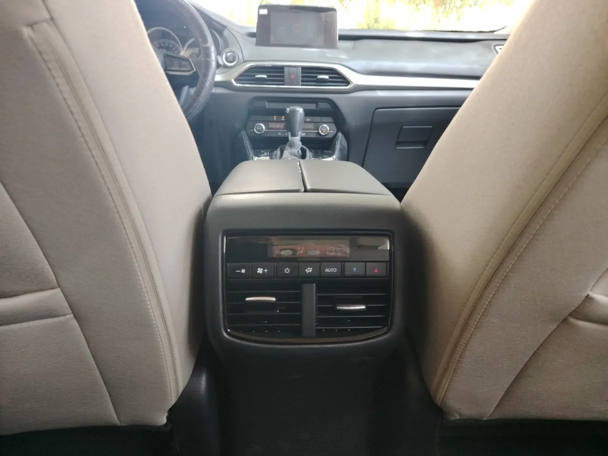 Car image 26