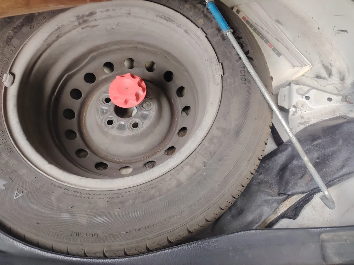 Car image 21