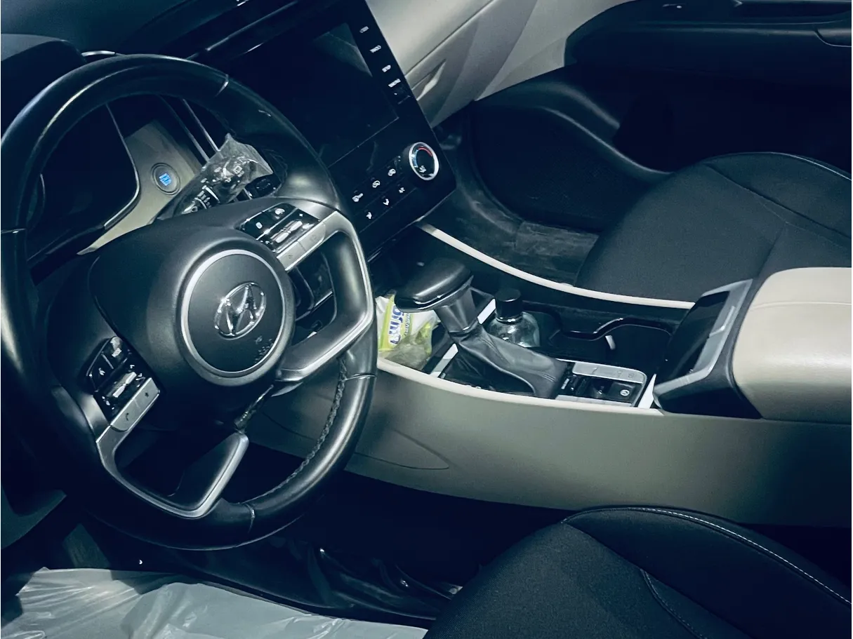 Car image 7