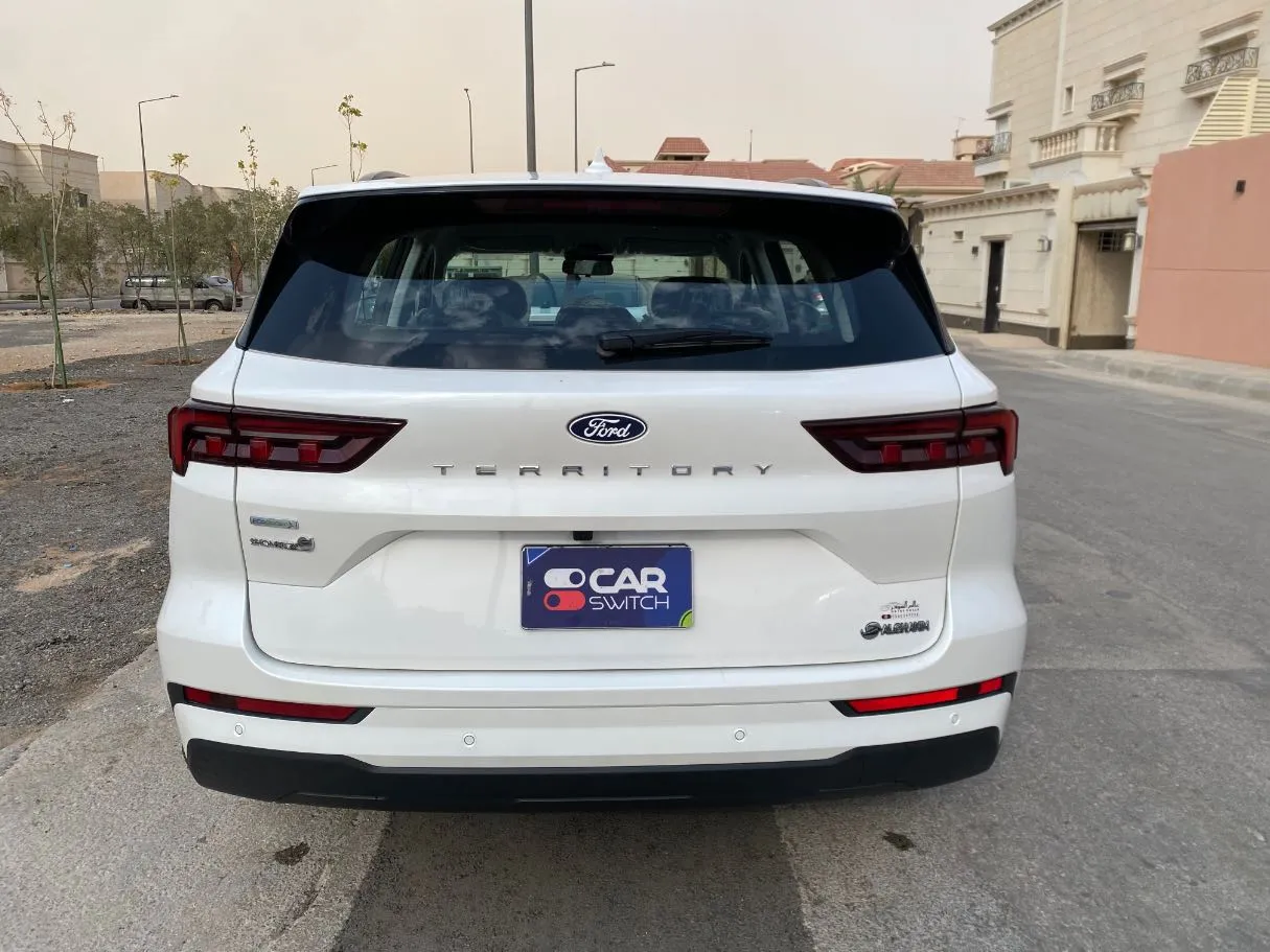 Car image 6