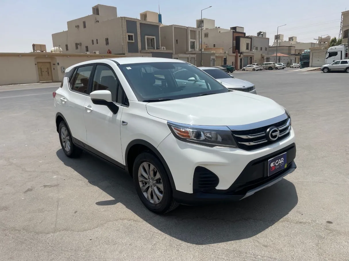 Car image 3