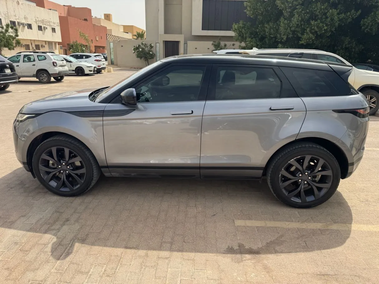 Car image 8