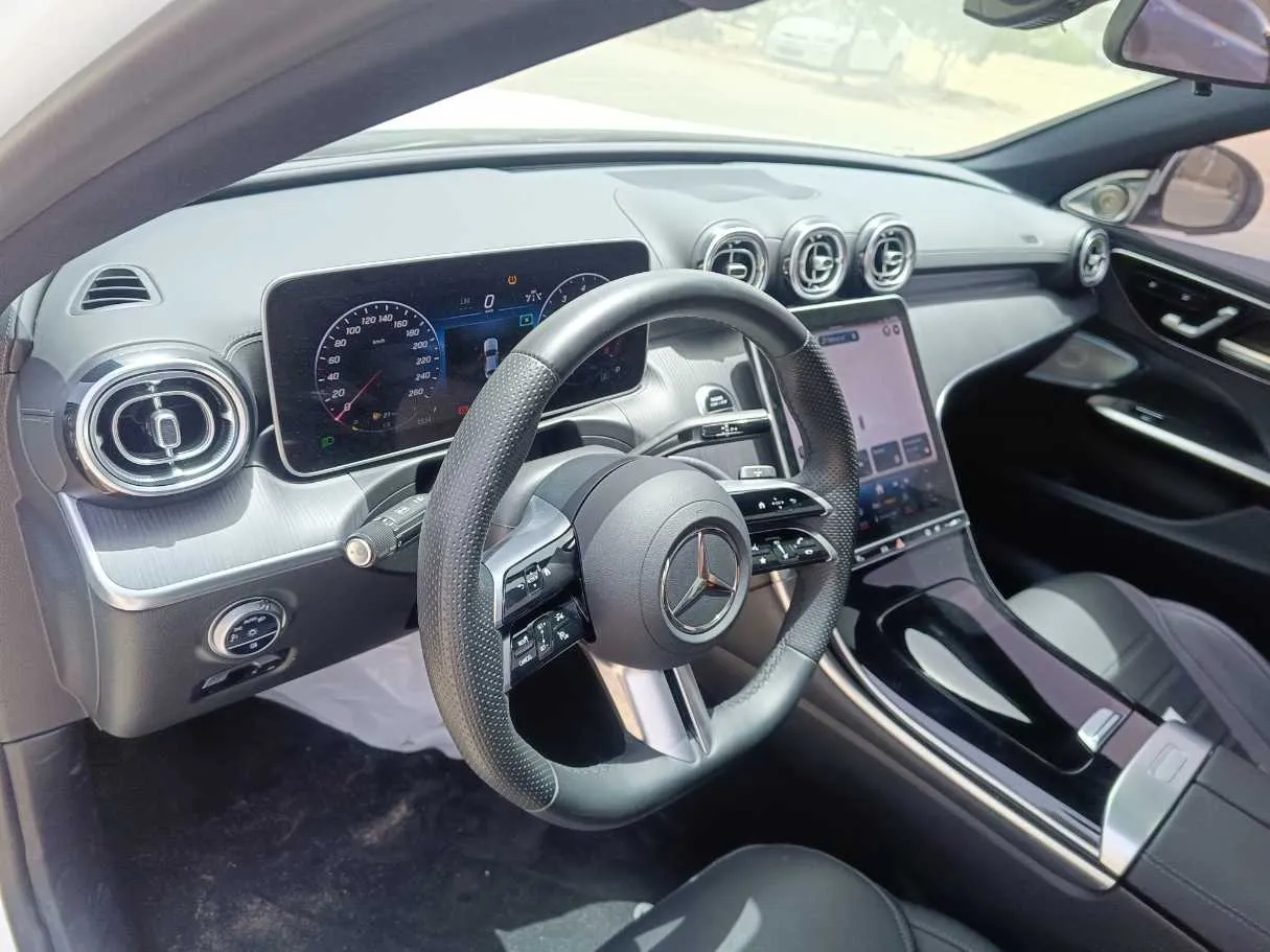 Car image 23