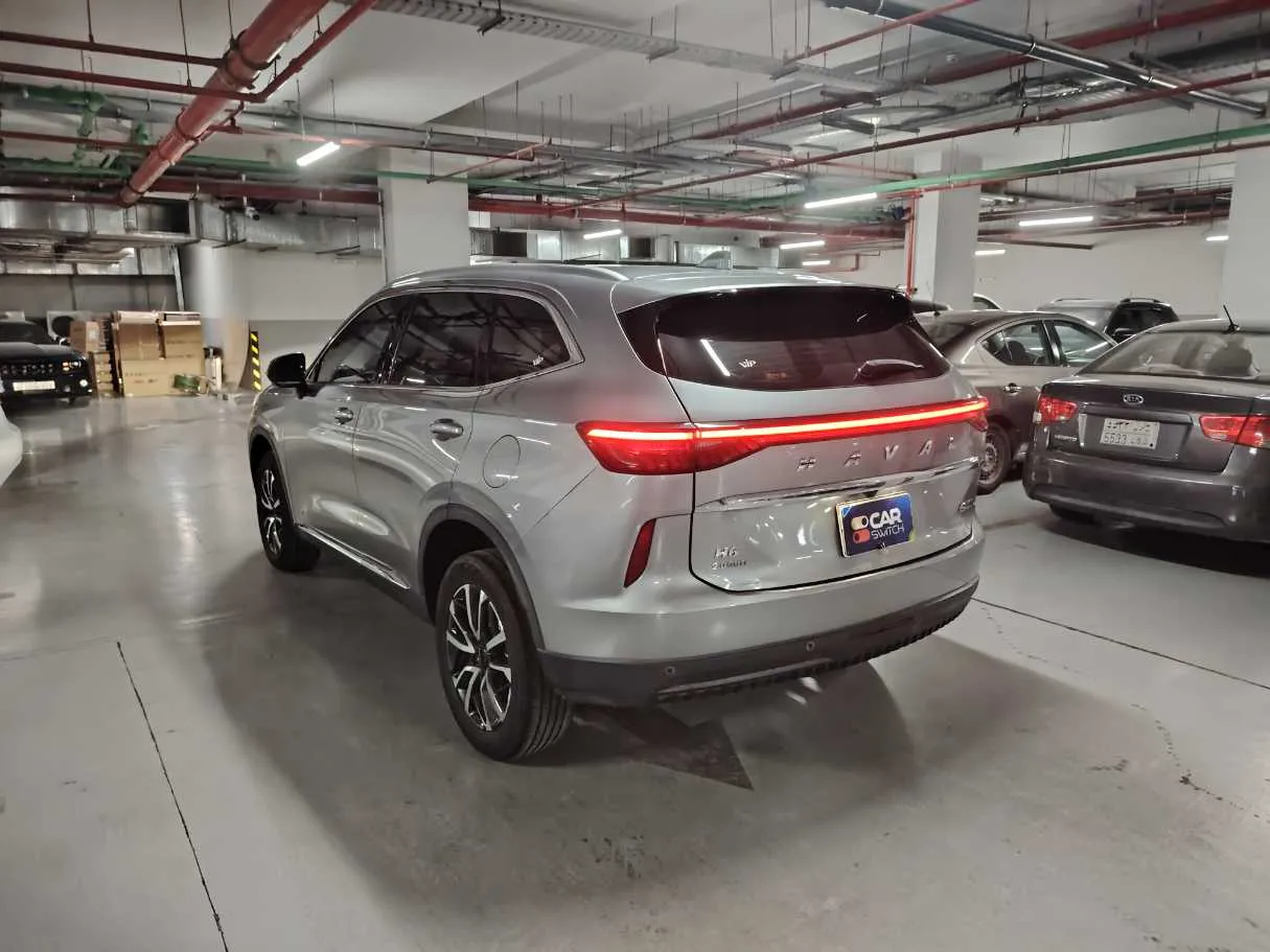 Car image 7