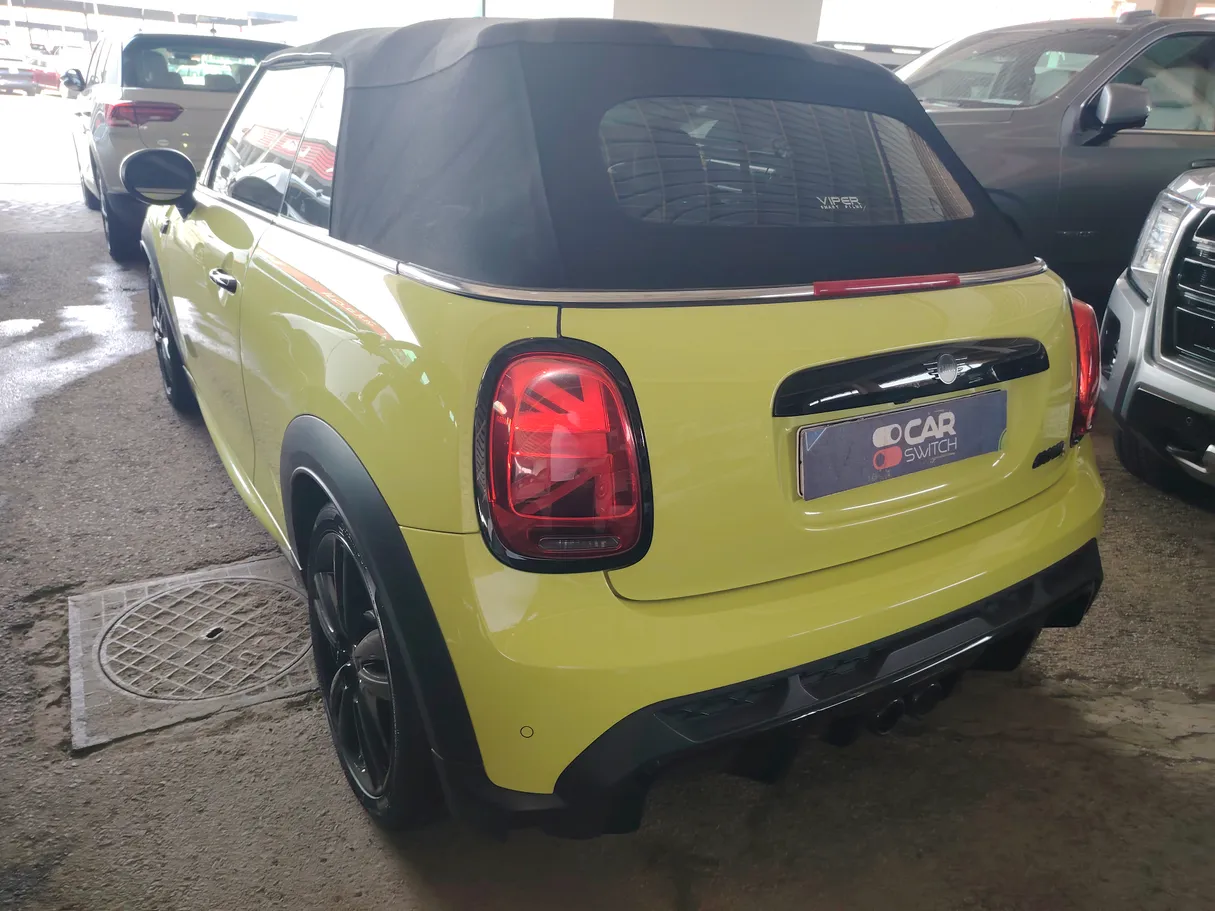 Car image 8