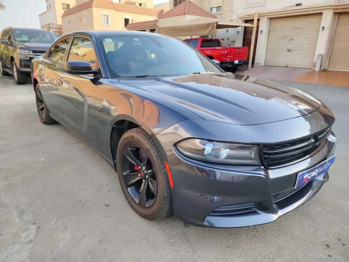 Car image 3