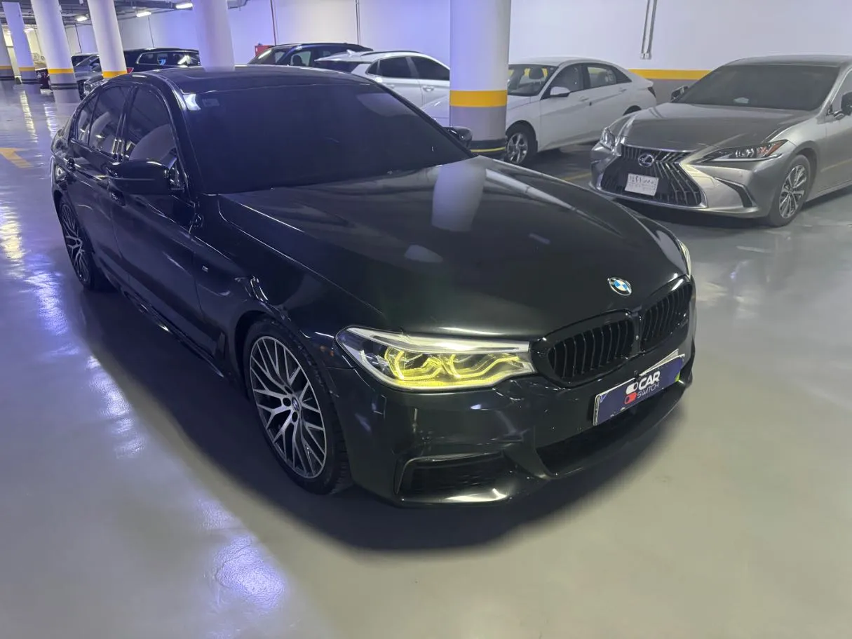 Car image 3