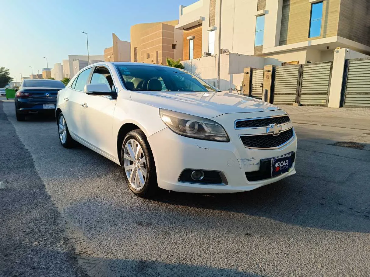 Car image 3