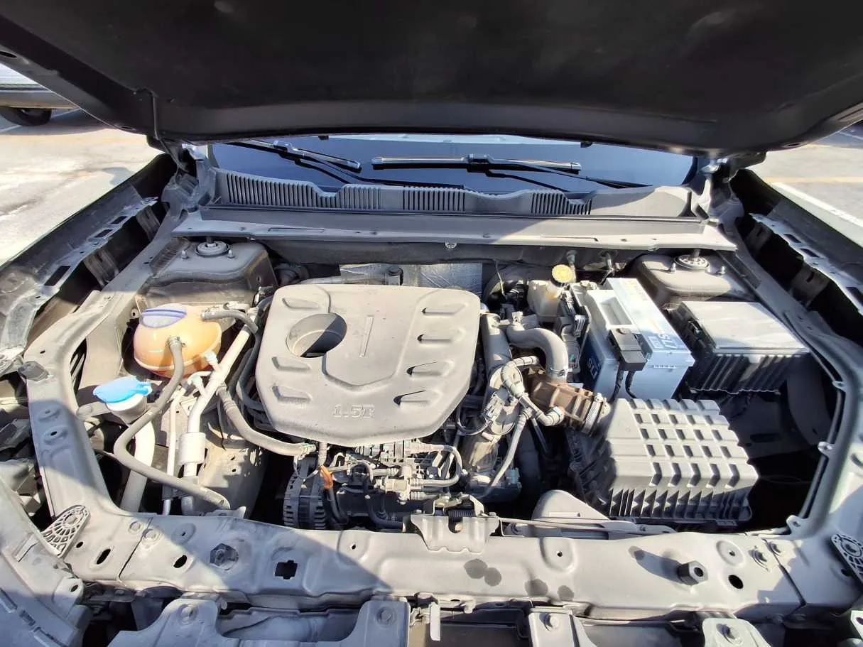 Car image 17