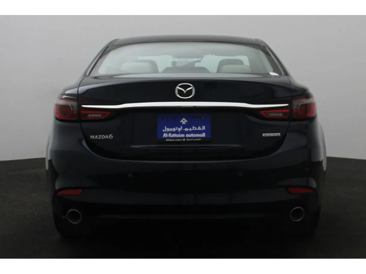 Car image 12