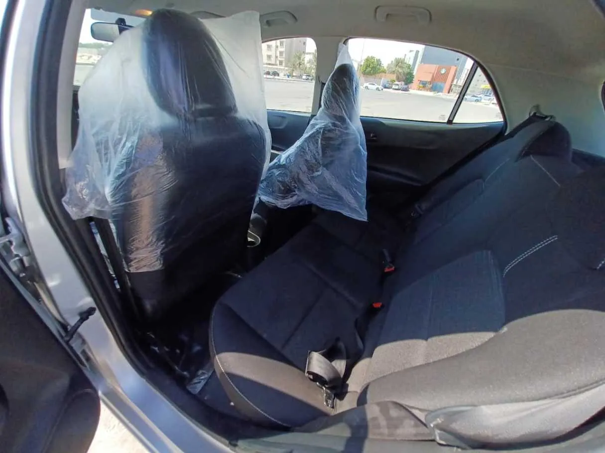 Car image 11
