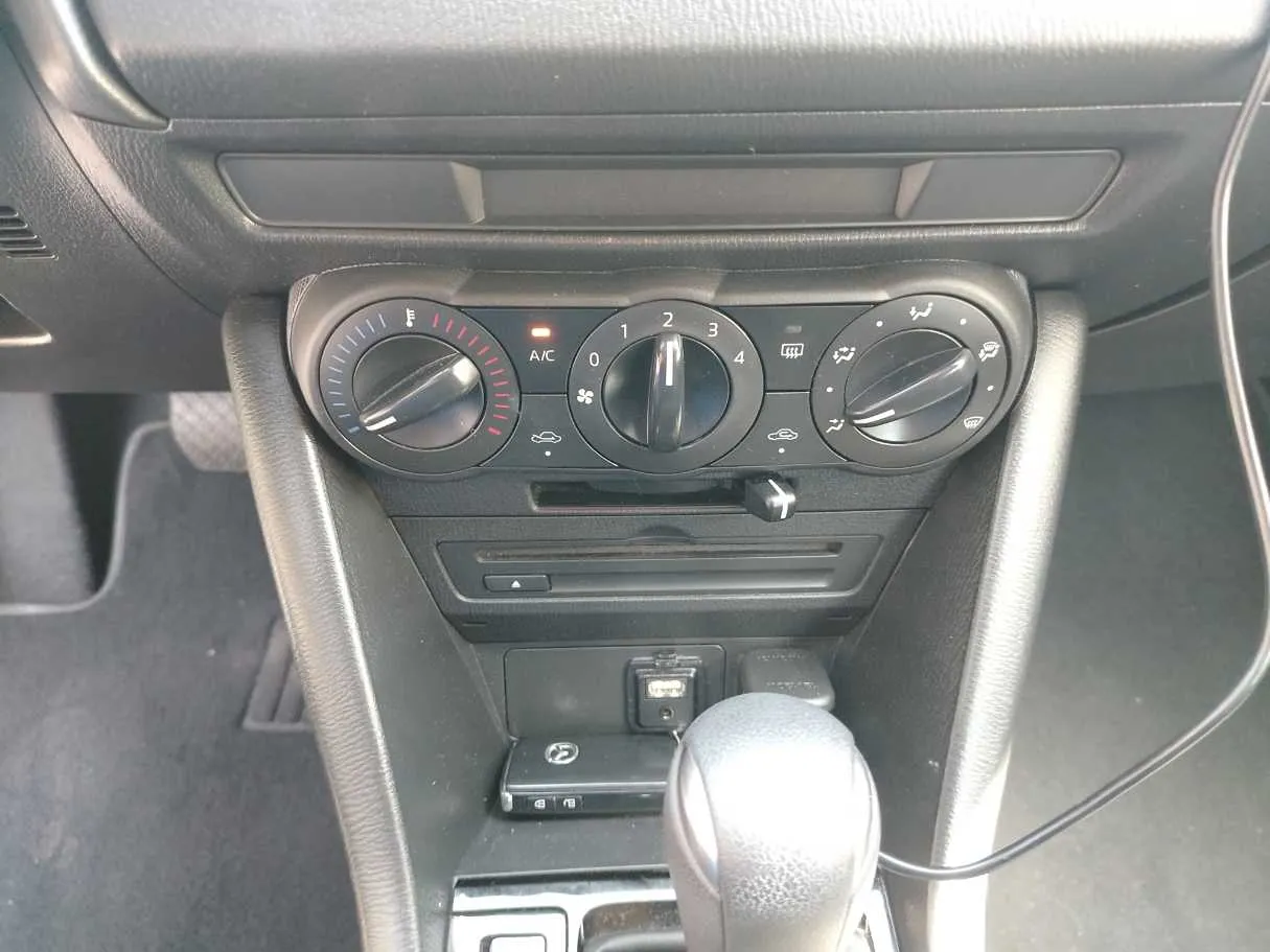 Car image 25