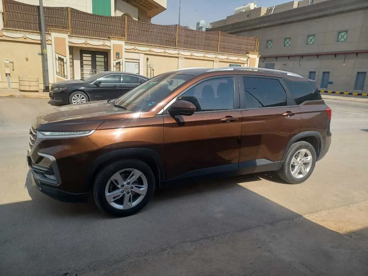 Car image 8