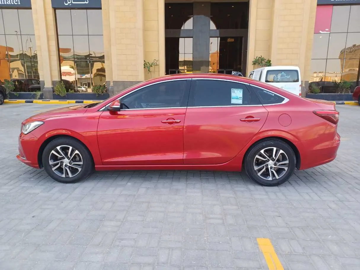 Car image 8
