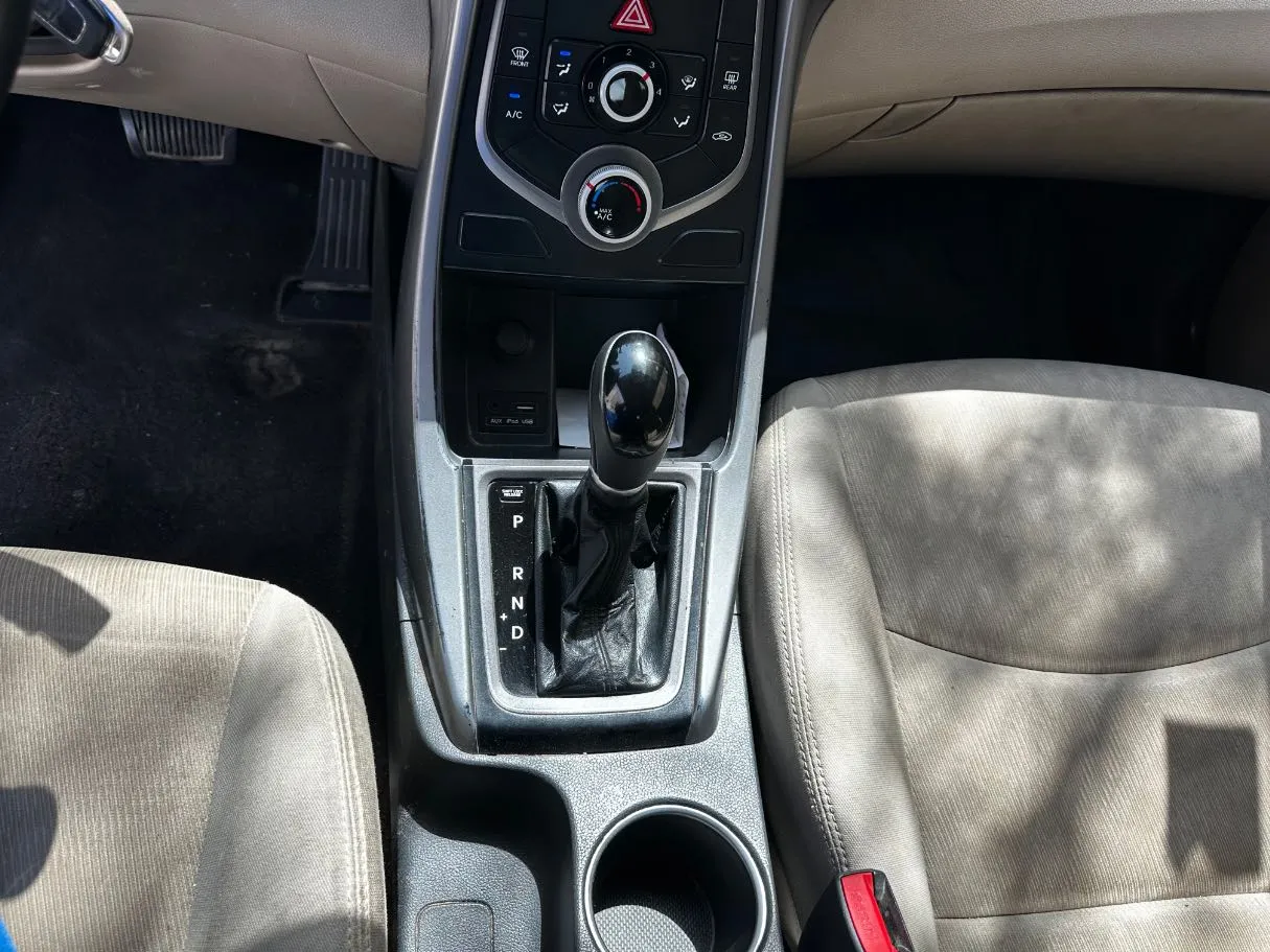 Car image 18