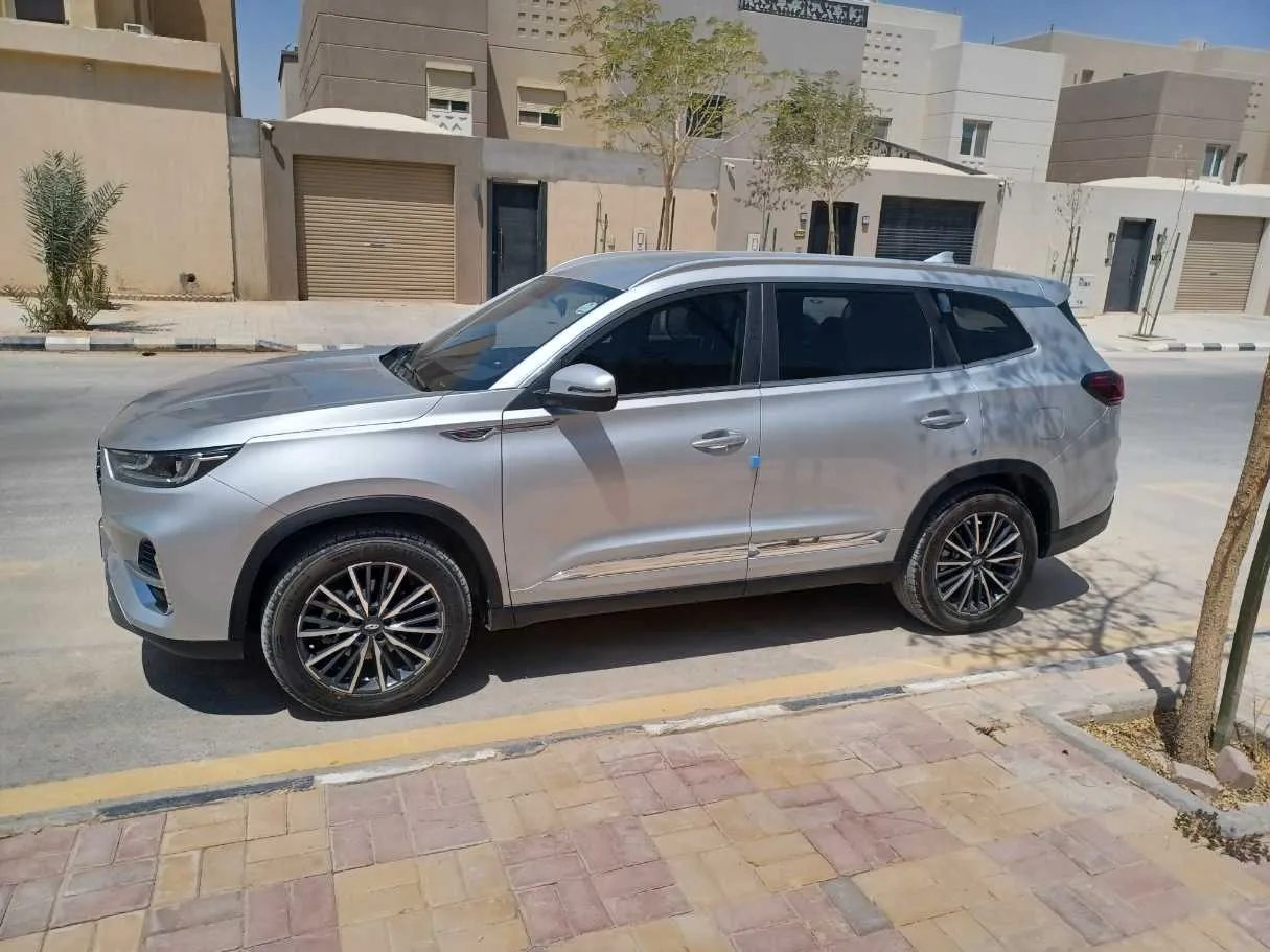 Car image 8