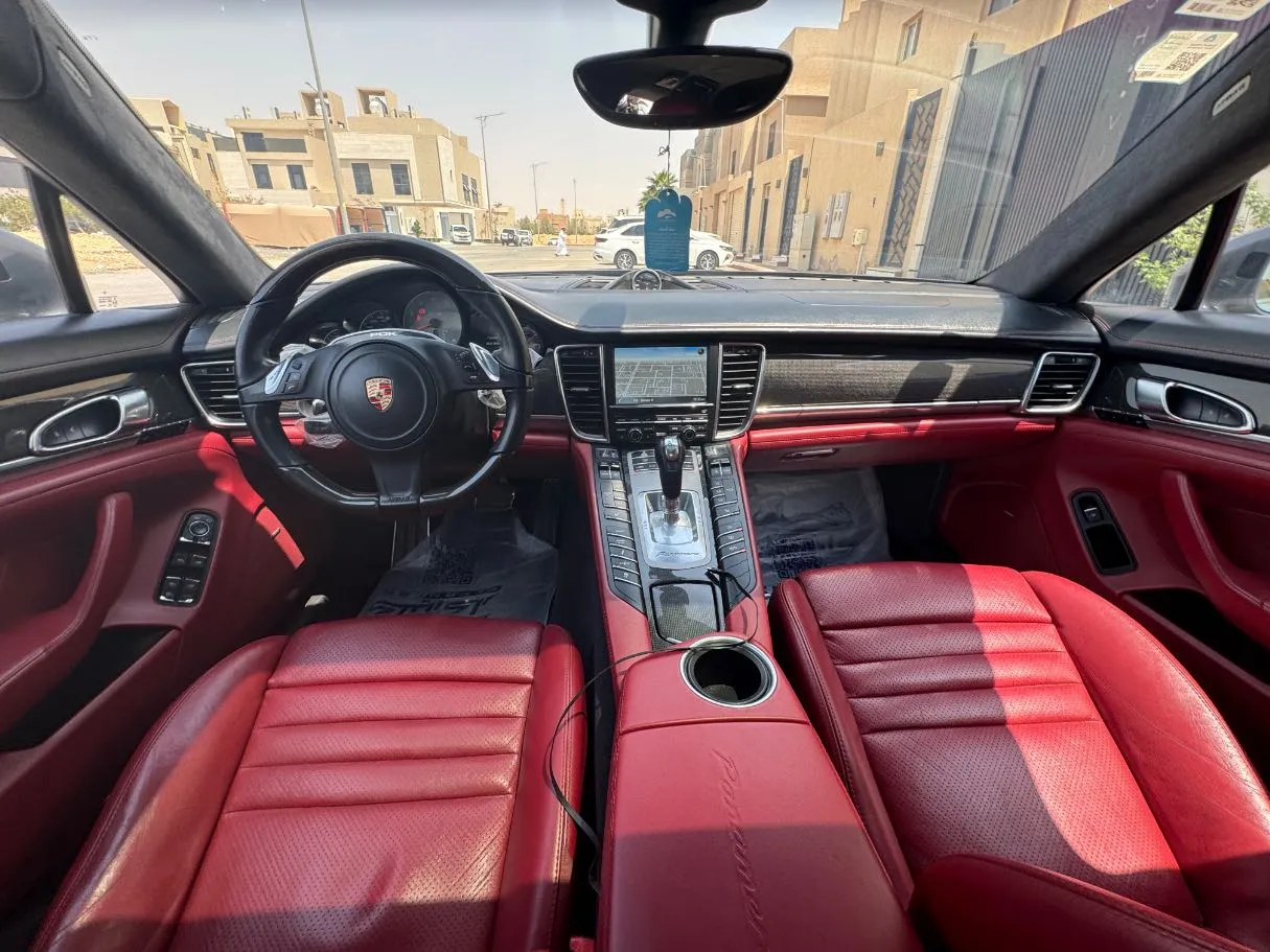 Car image 15