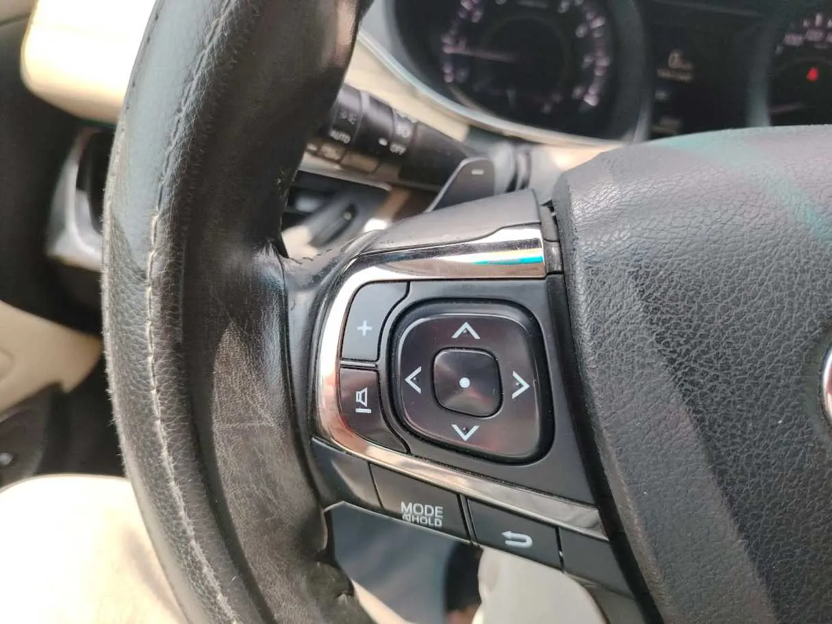Car image 34