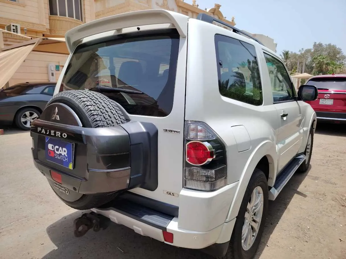 Car image 5