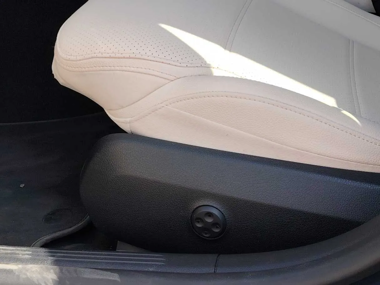 Car image 31