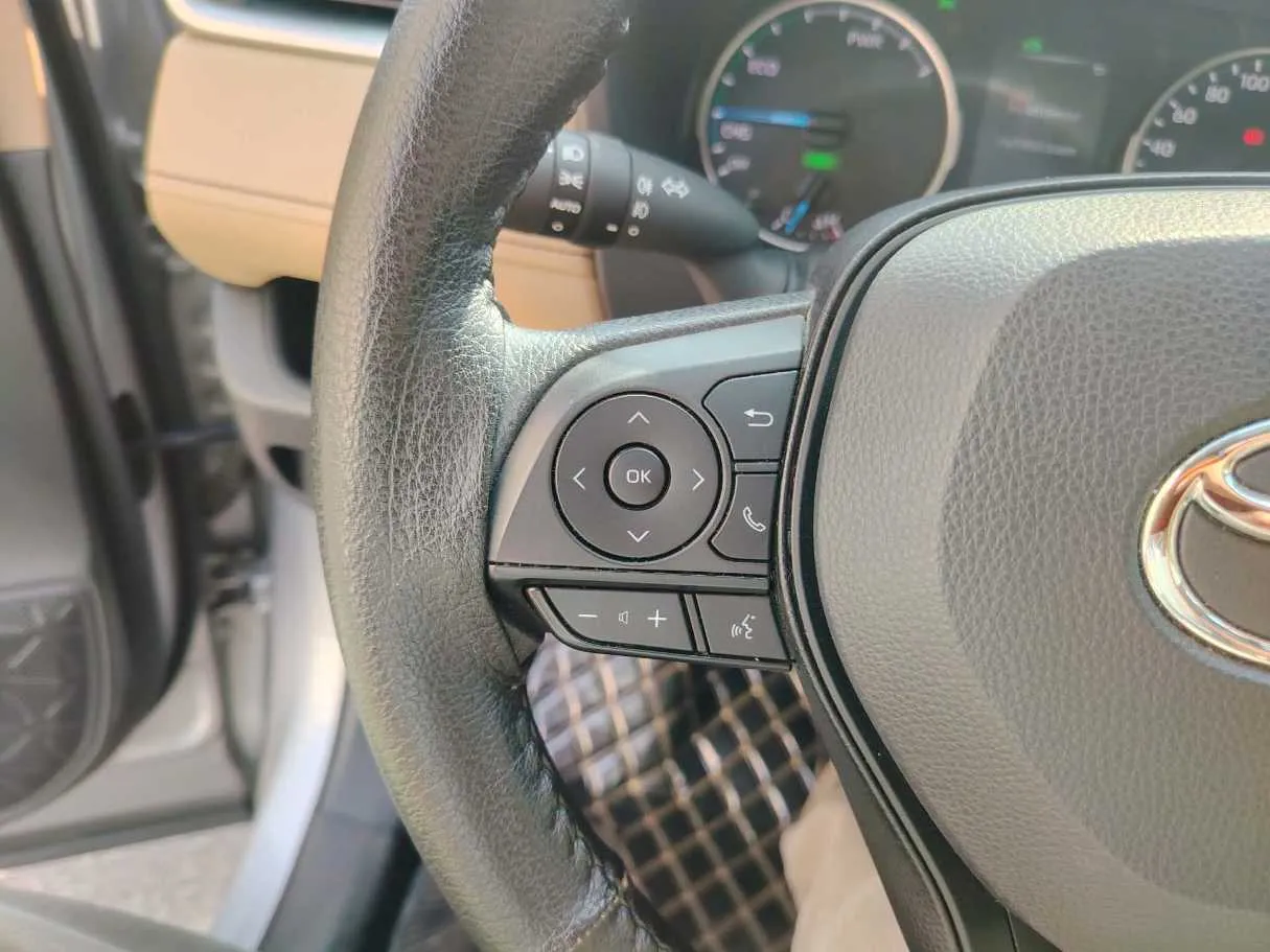 Car image 40