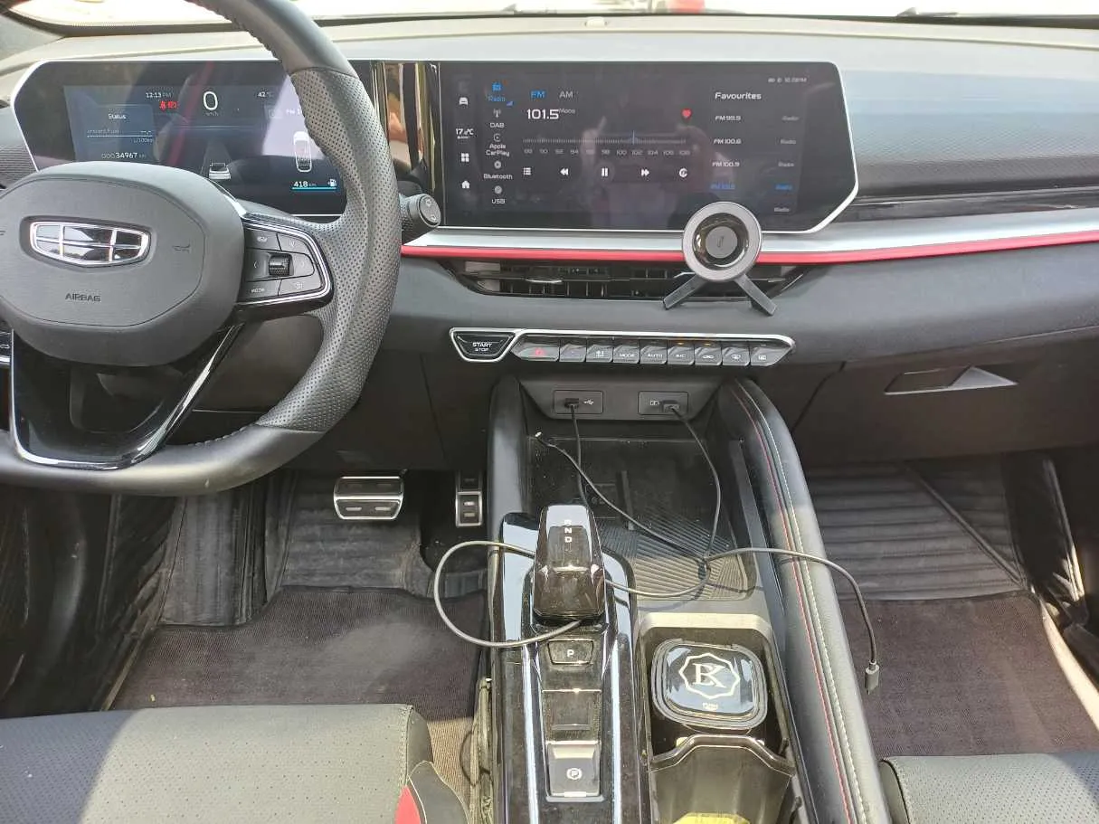 Car image 16