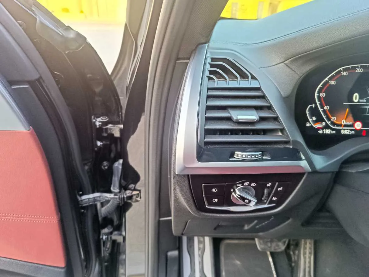 Car image 35