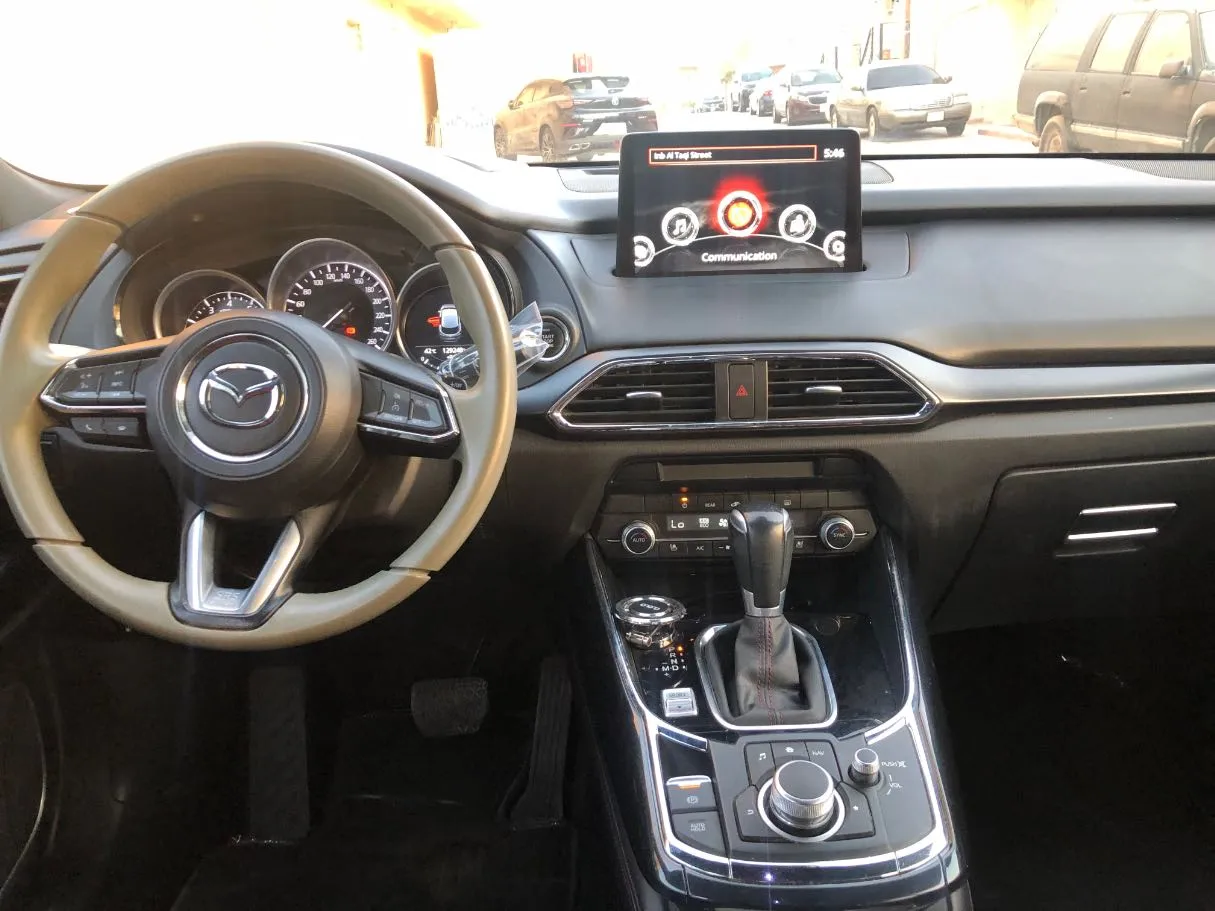 Car image 17