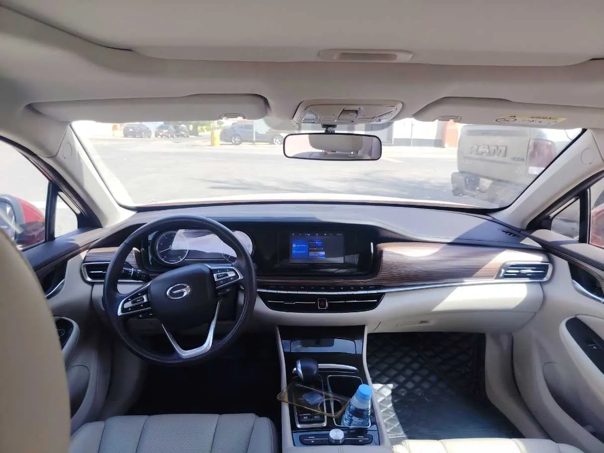 Car image 16
