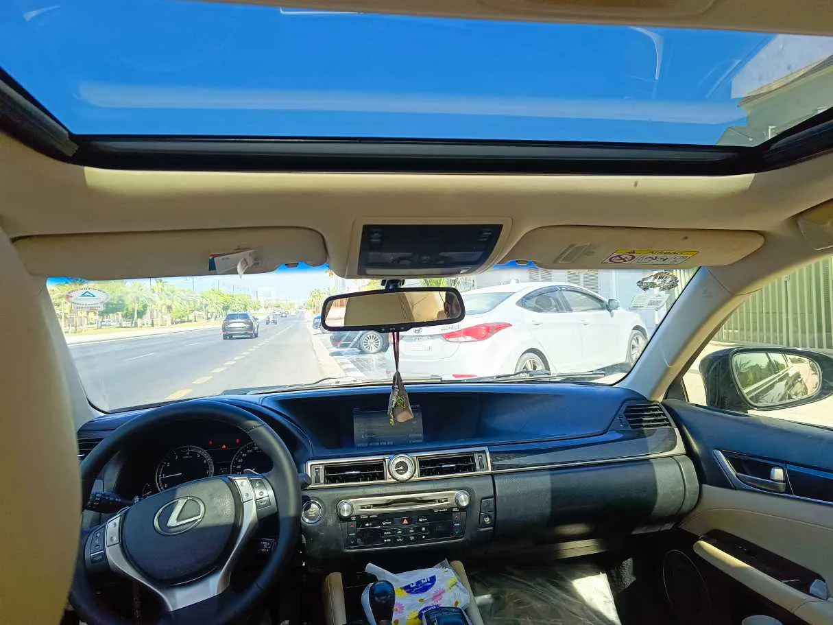 Car image 20