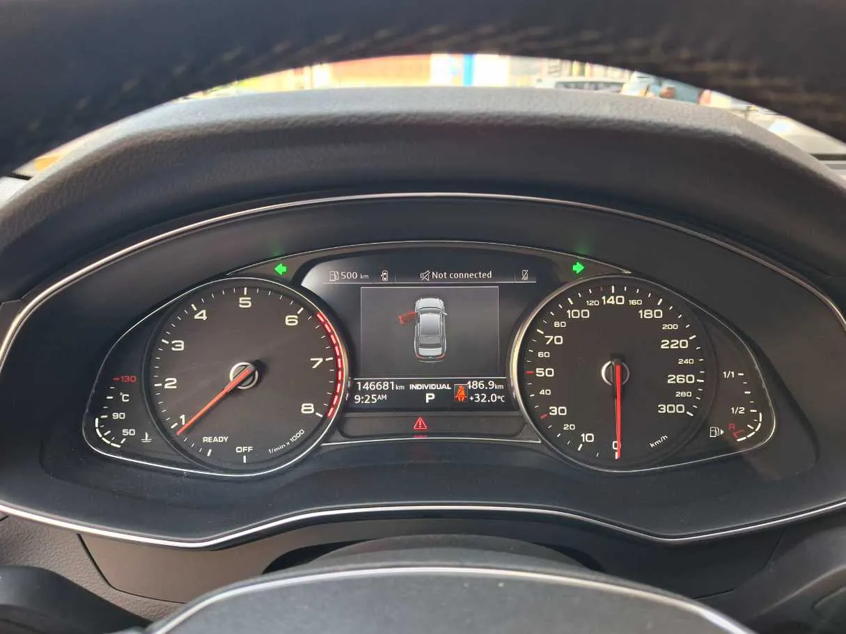 Car image 17