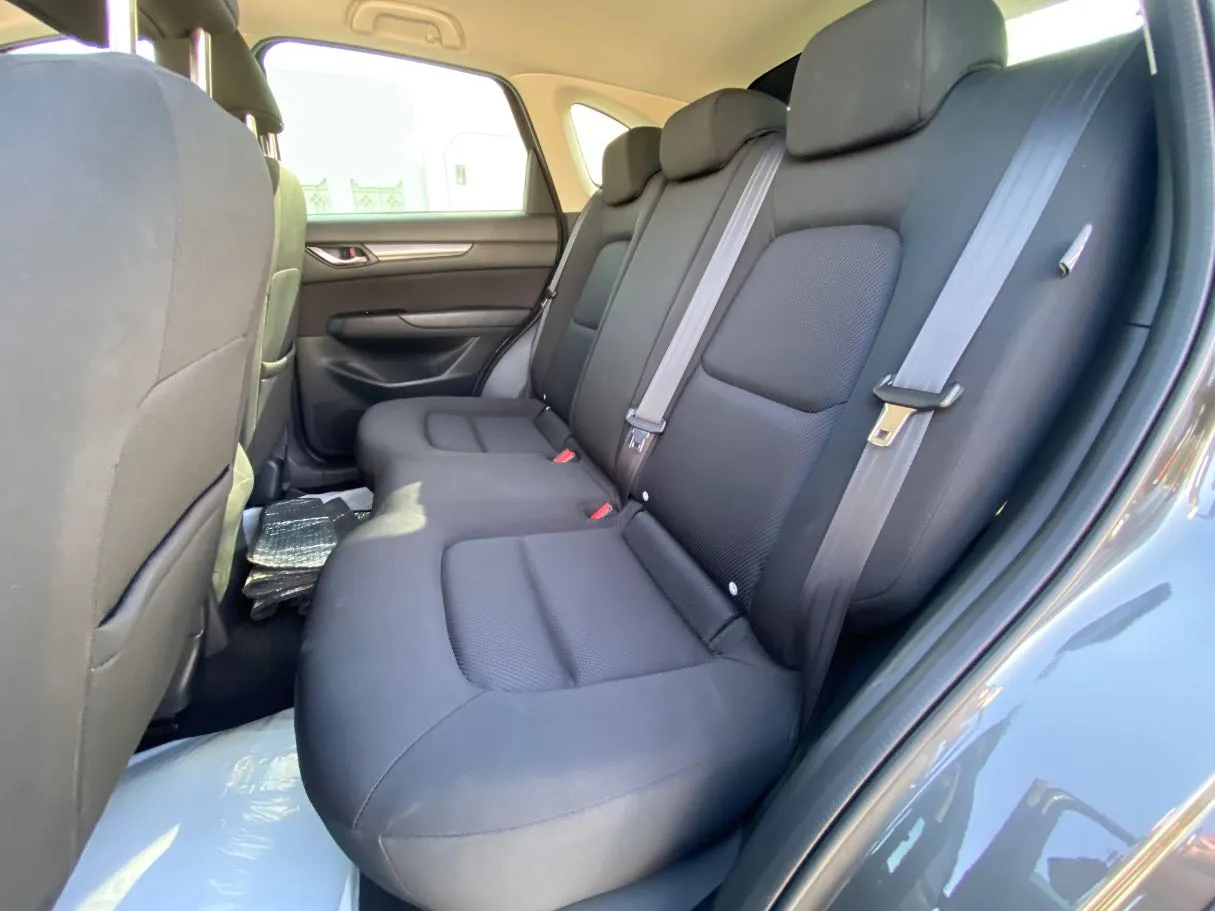Car image 13