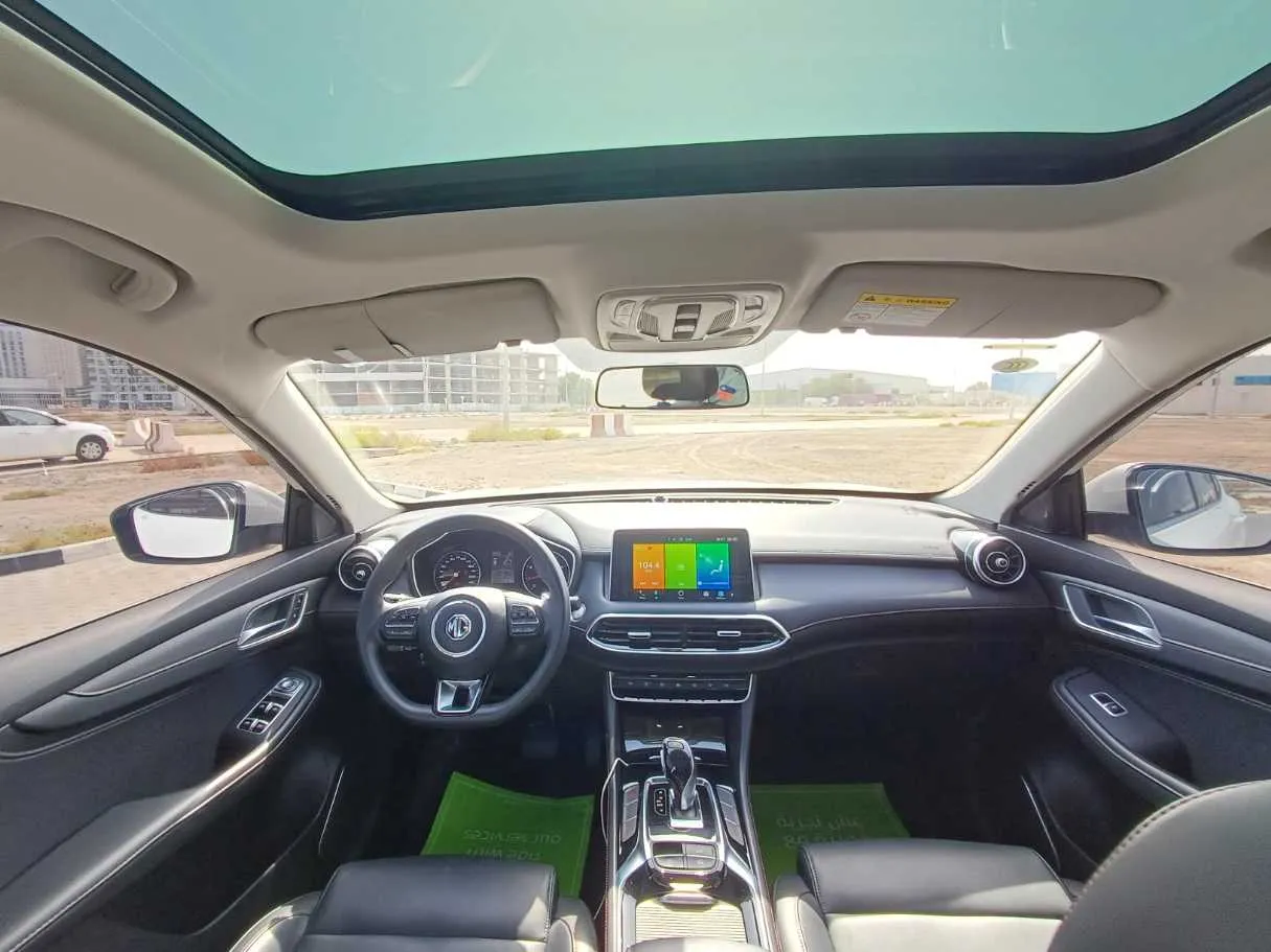 Car image 14