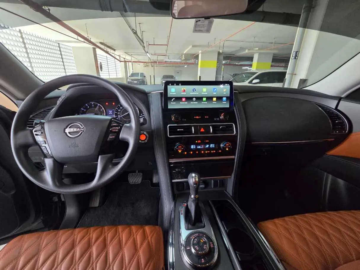 Car image 15